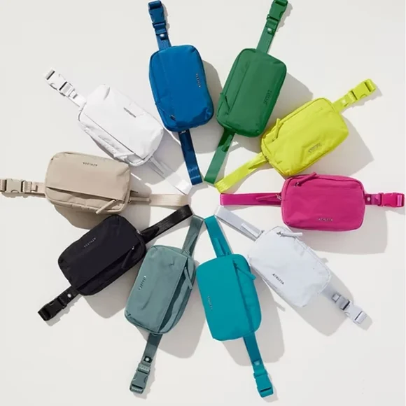 Athleta All About Croasbody Beltbag - Picture 2 of 11